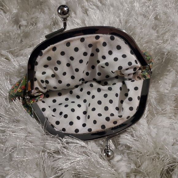 BlackPoppy / Charming Charlie Floral Wallet and Coin Pouch Set - Picture 9 of 12